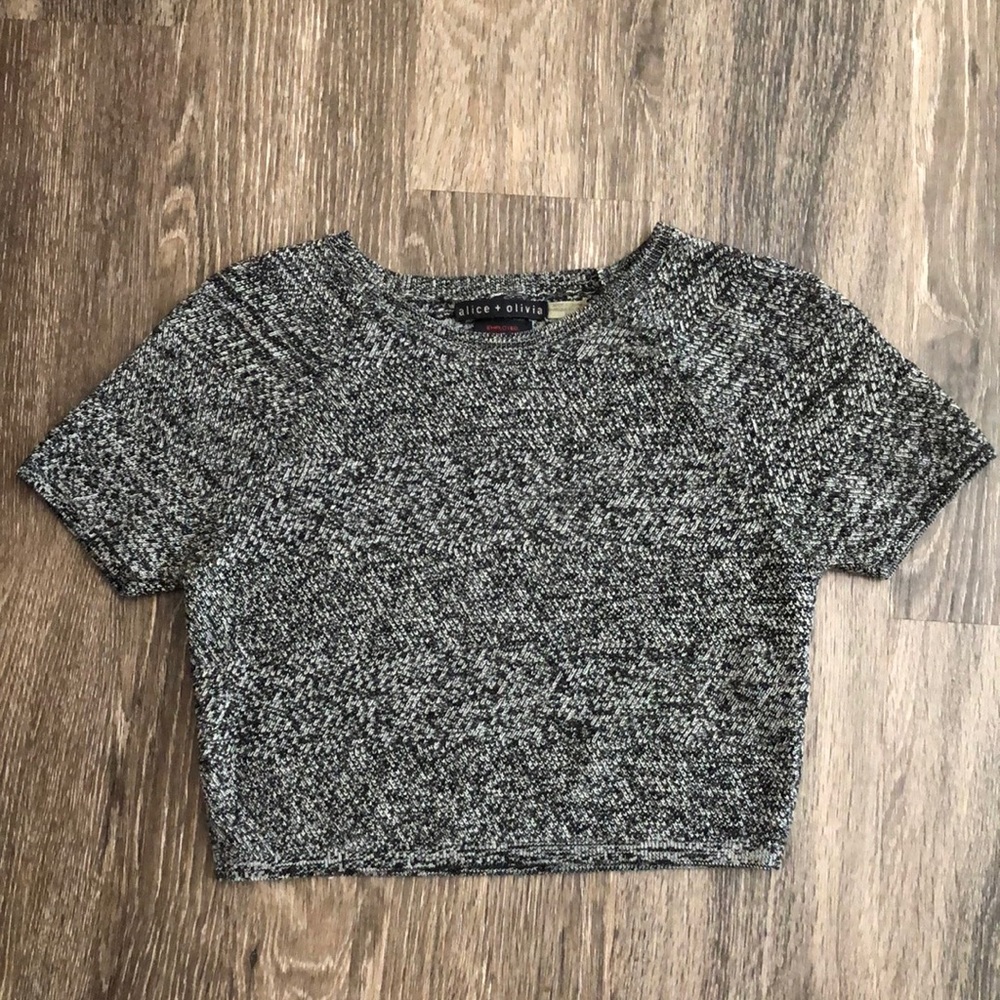 Alice + Olivia size s/p sweater crop top on perfect condition